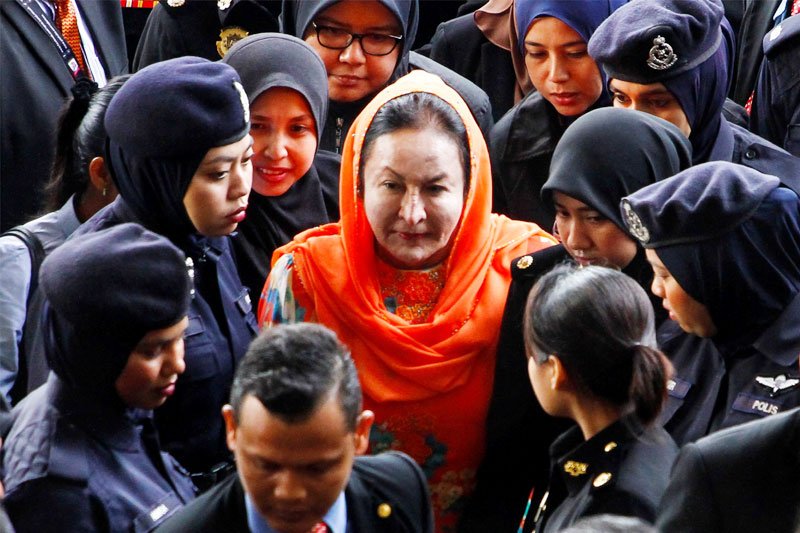 ملیشیا کے سابق وزیر اعظم کی اہلیہ کو رشوت کیس میں 10 سال قید کی سزا