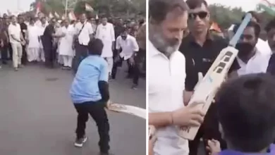 ویڈیو: راہول گاندھی نے سڑک پر کھیلی کرکٹ