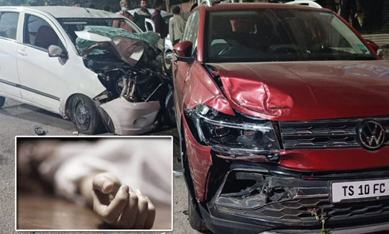 3 کاروں کا تصادم، 2 افراد ہلاک