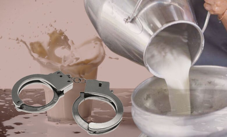 ملاوٹ شدہ دودھ تیار کرنے والے 3 افراد گرفتار