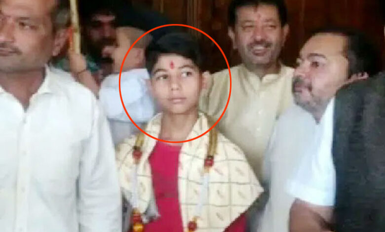 ”وزیراعظم مودی بھگوان ہیں:“ حفاظتی حصا رتوڑنے والے لڑکے کی منطق