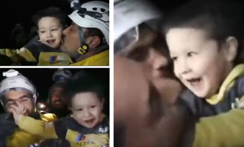 تین دن بعد ملبے سے نکلتے ہی معصوم شامی بچے کی مسکراہٹ نے دنیا کو اشکبار کردیا (ویڈیو وائرل)