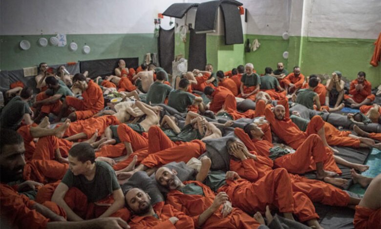زلزلے کا فائدہ اٹھا کر داعش کے 20 قیدی فرار
