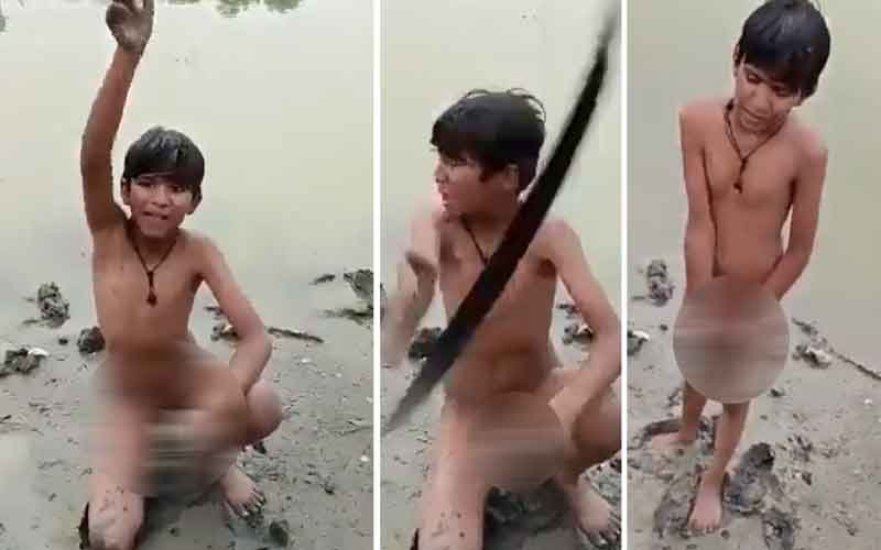اندورمیں کمسن لڑکے کوبے لباس اورمذہبی نعرے لگانے پر مجبورکردیاگیا، ویڈیو وائرل