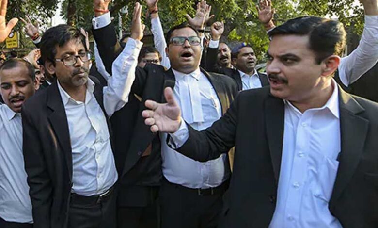 دہلی میں وکیل کو سڑک پر گولی مار دی گئی