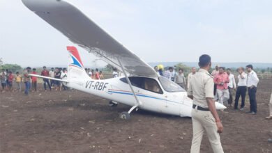 کرناٹک میں تربیتی طیارہ گر کر تباہ ، پائلٹ زخمی