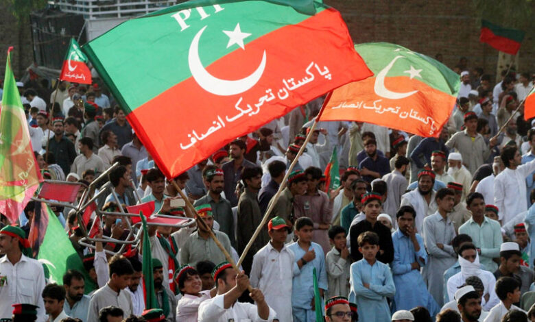 عمران خان کی گرفتاری پر احتجاجی مظاہرے جاری، 9 افراد ہلاک