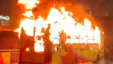 آندھراپردیش: پرائیویٹ ٹراویلس کی چلتی بس میں اچانک آگ لگ گئی