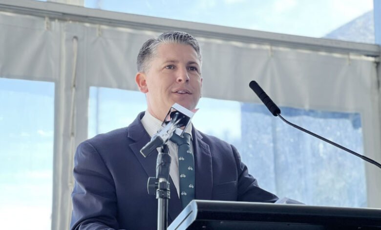 نیوزی لینڈ میں ایرپورٹ شیئرز پر تنازعہ، وزیر ٹرانسپورٹ کا استعفیٰ