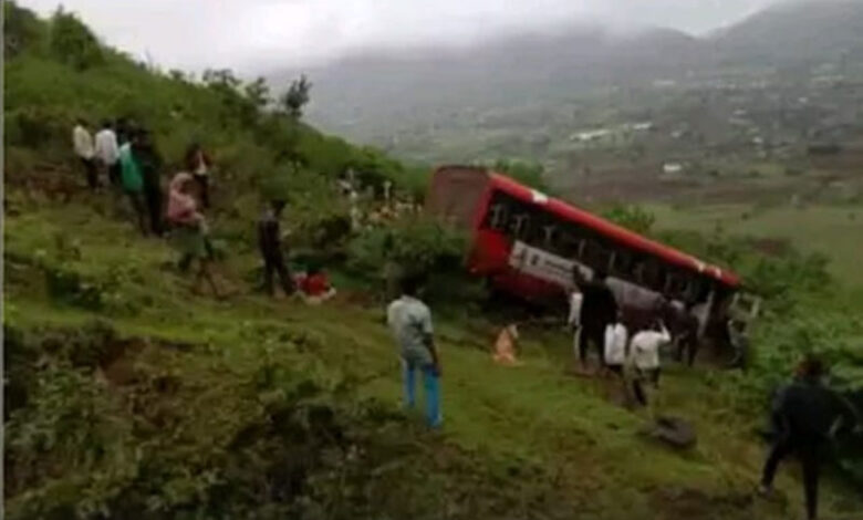 ناسک سڑک حادثہ میں ایک خاتون ہلاک، 18 زخمی