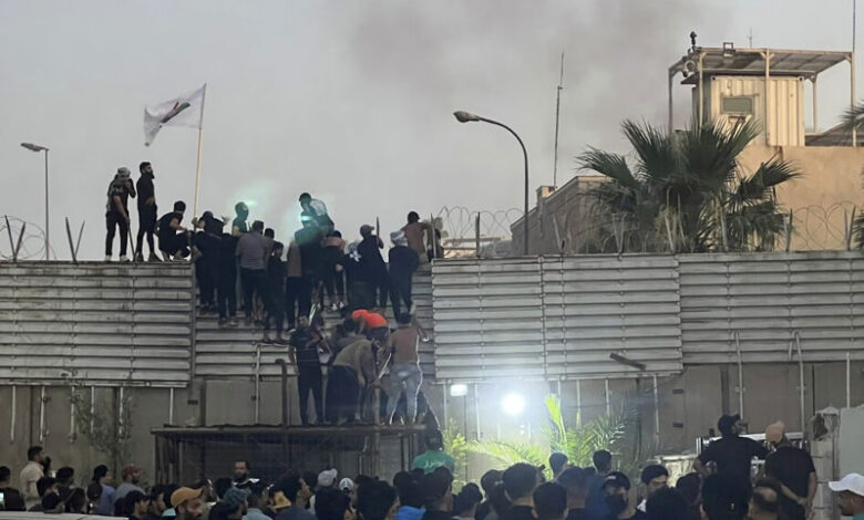 عراق میں سویڈن کا سفارت خانہ جلا دیا گیا