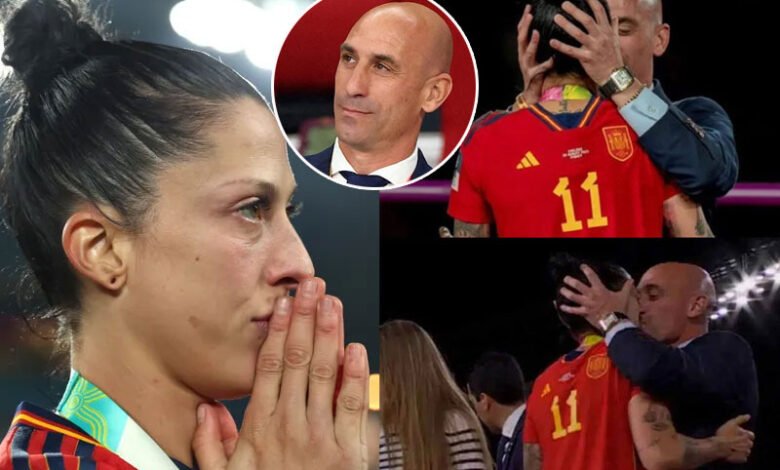 رضامندی کے بغیر خاتون کھلاڑی کا بوسہ: اسپین فٹبال فیڈریشن کے سابق سربراہ کی اپیل مسترد، پابندی برقرار
