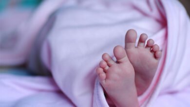 نوزائیدہ کو دودھ پلانے کے بعد زچہ خاتون کی اسپتال میں دل کا دورہ پڑنے سے موت
