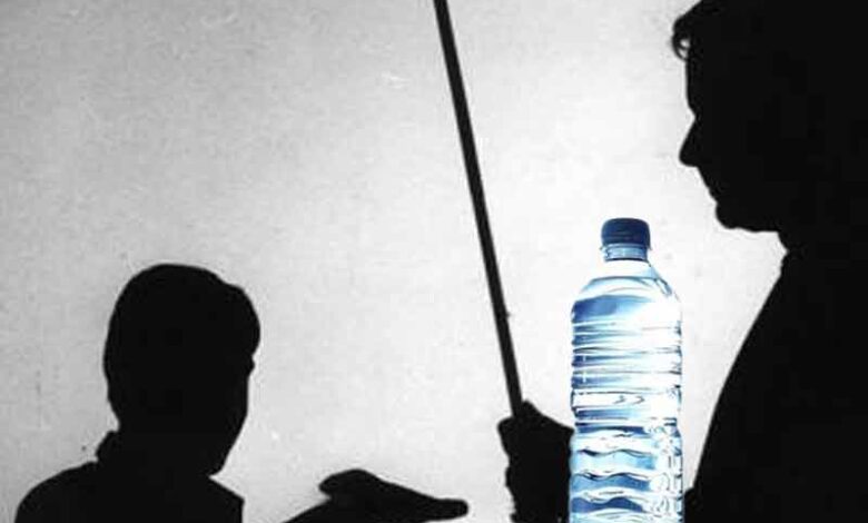 استاد کی بوتل سے پانی پینے پر دلت طالبعلم کی پٹائی