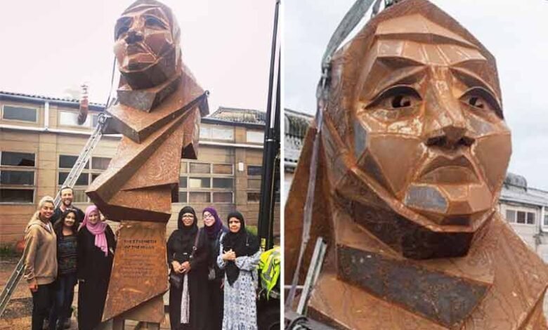 حجاب پہننے والی خواتین کو سراہنے کیلئے دنیا کا پہلا حجابی مجسمہ تیار