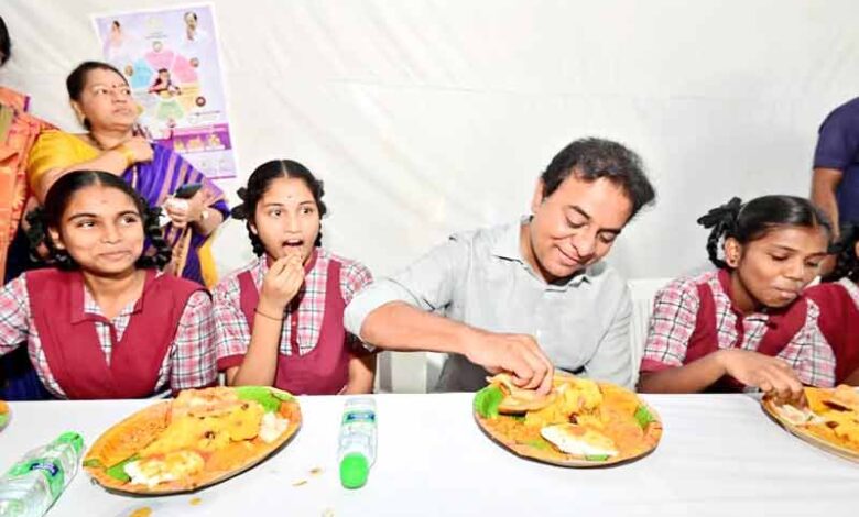 تلنگانہ کے اسکولوں میں چیف منسٹر بریک فاسٹ اسکیم کا آغاز