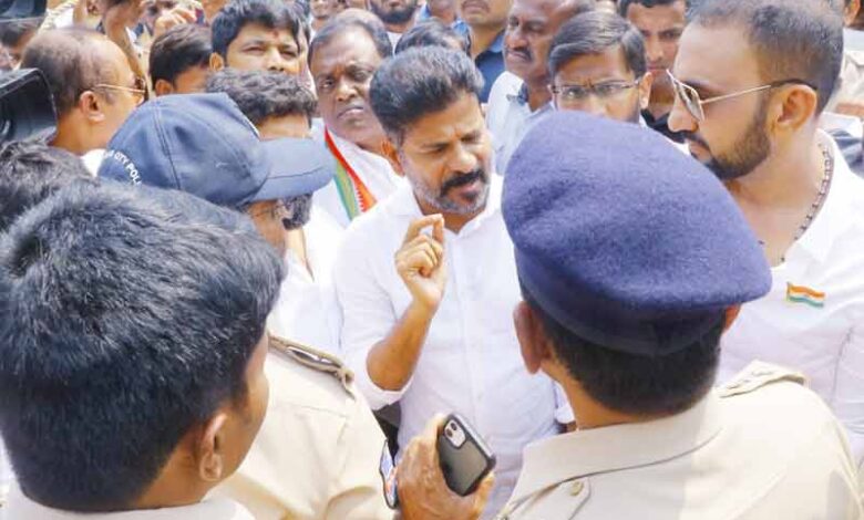 کے سی آر کو قسم کھانے کا چالینج‘ ریونت ریڈی کو حراست میں لے لیا گیا