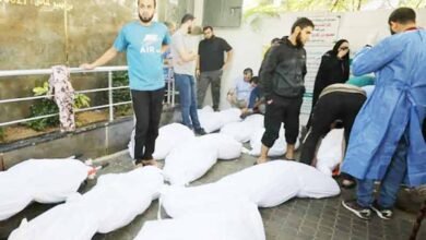 غزہ کے الشفا ہاسپٹل میں 179  شہید فلسطینیوں کی اجتماعی قبر میں تدفین