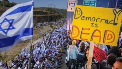 اسرائیل میں ہزاروں شہری نیتن یاہو کے خلاف سڑکوں پر نکل آئے