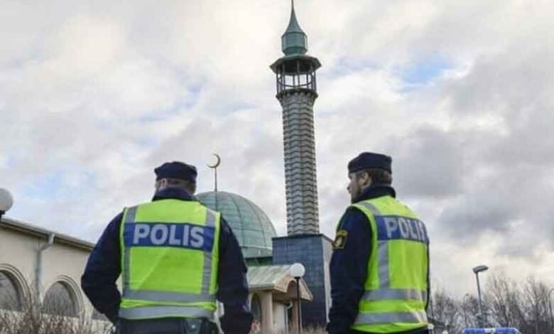 سویڈن میں قرآن کی بیحرمتی کے بعد مساجد کو گرانے کی دھمکی