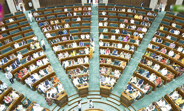 اپوزیشن کے ہنگامے کی وجہ سے لوک سبھا میں نہیں چل سکا وقفہ سوالات