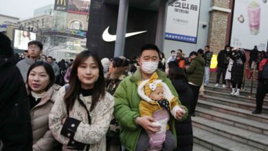 چین کی آبادی گھٹ کر تقریباً 141 کروڑ ہوگئی