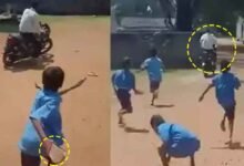 اسکول کے بچوں نے نشے کے عادی ٹیچر پرجوتے اور چپل پھینکے (ویڈیو وائرل)