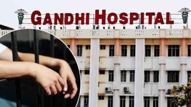 کیل نگل لینے والے قیدی کی گاندھی اسپتال کے ڈاکٹرس نے جان بچائی