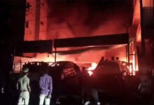 حیدرآباد: جوبلی ہلز میں کاروں کے شوروم میں آگ لگ گئی، 16 گاڑیاں تباہ