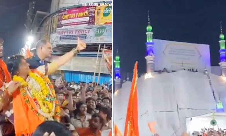 شوبھا یاترا میں بی جے پی امیدوار مادھوی لتا کی مسجد کے سامنے شر انگیزی (ویڈیو وائرل)