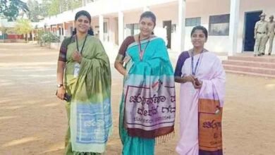 کرناٹک کی خاتون افسران نے ووٹنگ کی حوصلہ افزائی کے لئے خصوصی ساڑھیاں پہنیں