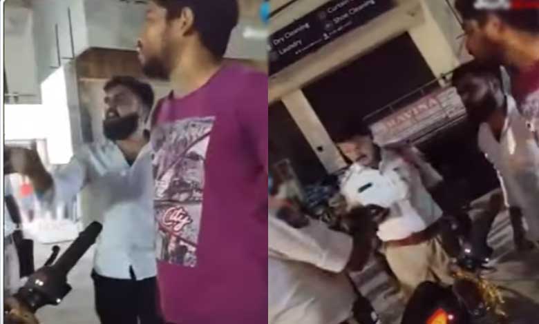 حیدرآباد: حالت نشہ میں ایک شخص کی ہنگامہ آرائی: ویڈیو