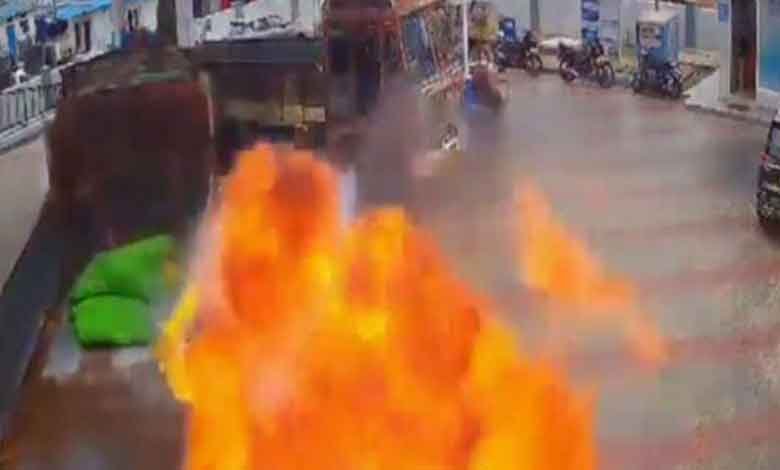 ویڈیو: پٹرول پمپ پر آتشزدگی کا واقعہ ٹل گیا