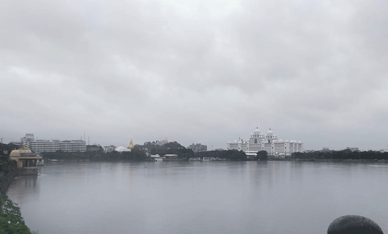 حیدرآباد میں مسلسل ہلکی بارش کاسلسلہ جاری