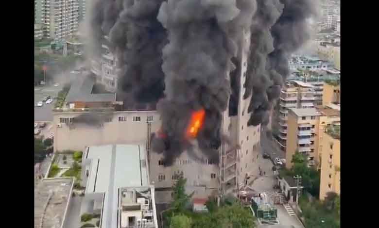 چین کے شاپنگ مال میں مہیب آتشزدگی کا واقعہ، 16 ہلاک