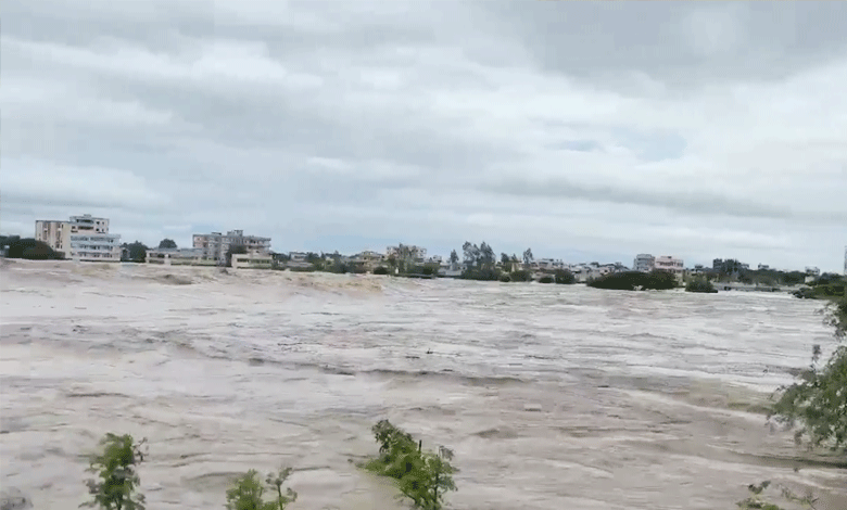 اے پی اور تلنگانہ میں شدید بارش، سیلاب کا الرٹ جاری