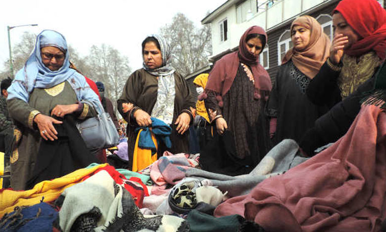 کشمیر میں خشک موسم کے بیچ شبانہ سردیوں کا زور تیز، گلمرگ میں شبانہ درجہ حرارت منفی9.8 ڈگری سینٹی گریڈ ریکارڈ