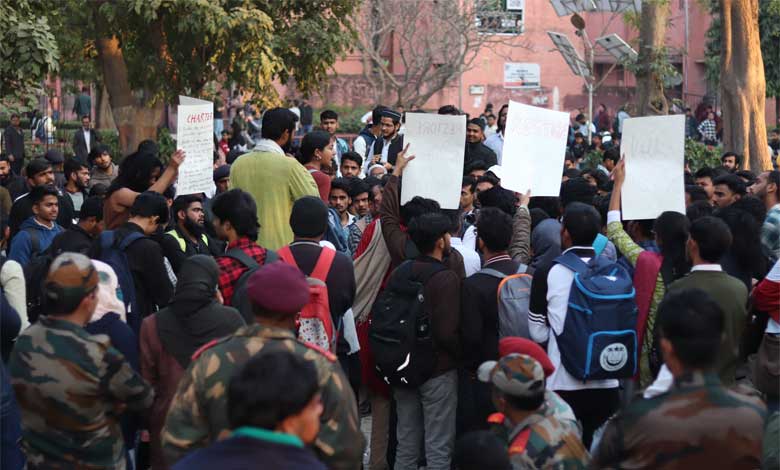 جامعہ ملیہ اسلامیہ میں احتجاج کرنے پر 10 طلبا زیرحراست