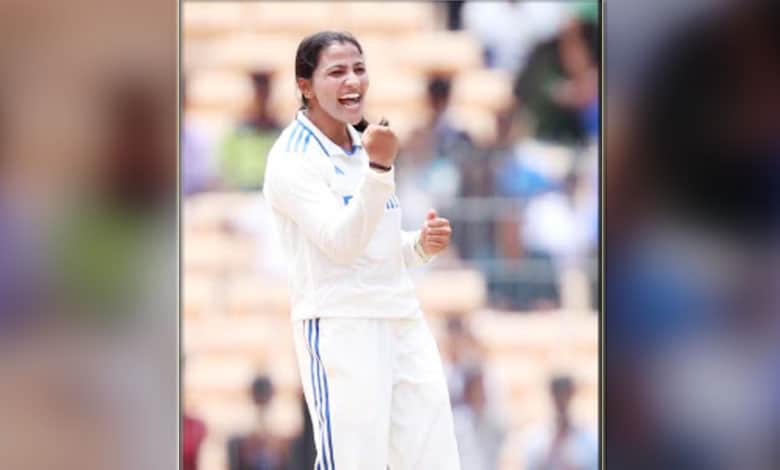 ٹربل شوٹر‘اسنہا رانا ٹیسٹ کرکٹ میں 10 وکٹ لینے والی پہلی خاتون