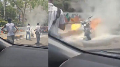 گچی باؤلی میں چلتی موٹر سائیکل میں لگی آگ
