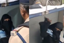 بغیر ٹکٹ سفر کرنے والی برقع پوش خاتون نے ٹرین میں مچایا ہنگامہ، مسافروں کو دی دھمکیاں (ویڈیو)