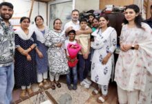 Rahul Gandhi Workshop Visit: راہول گاندھی کی پارچہ شعبہ کے کاریگروں سے ملاقات