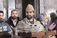 Waqf law protest Jammu Kashmir: میرواعظ عمر فاروق نظربند ، جامع مسجد میں نماز سے روکا گیا