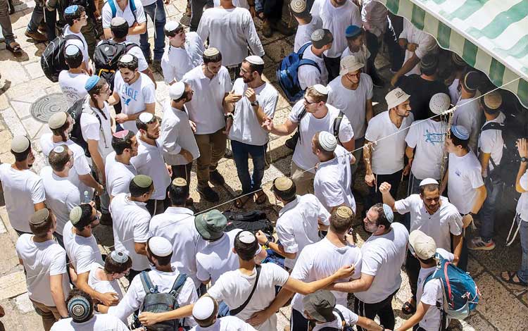 سینکڑوں یہودی مسجدالاقصیٰ میں جبراً داخل (ویڈیو)