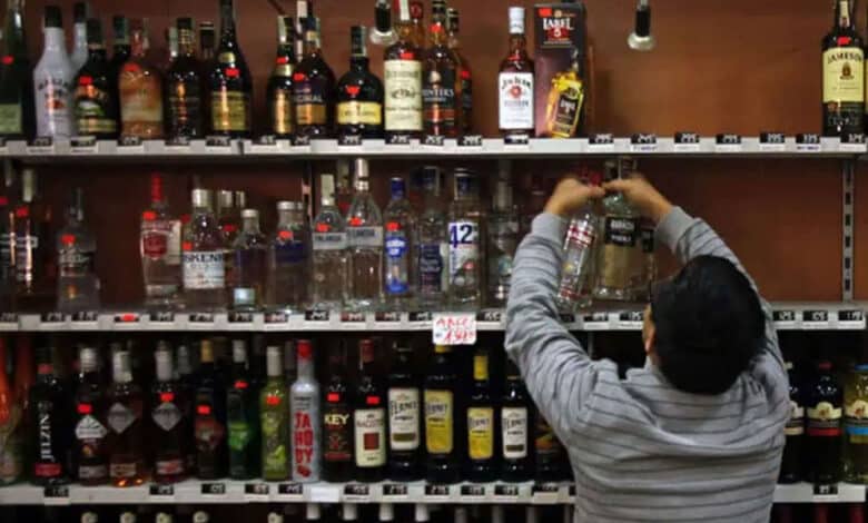 حیدرآباد میں اتوار کو شراب کی دکانات بند رہیں گی