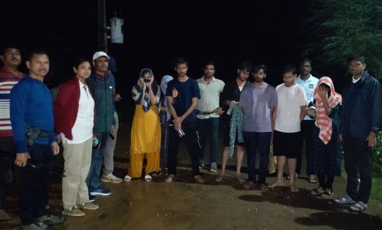 تلنگانہ کے ضلع مُلگ میں جنگل میں راستہ بھٹک جانے والے انجینئرنگ طلبہ کو بچالیا گیا