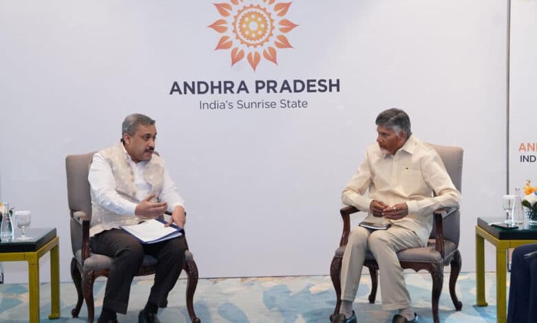 چندرابابو کی سنگاپور میں ہندوستان کے ہائی کمشنرسے ملاقات،ریاست میں سرمایہ کاری اوردیگر امور پرتبادلہ خیال