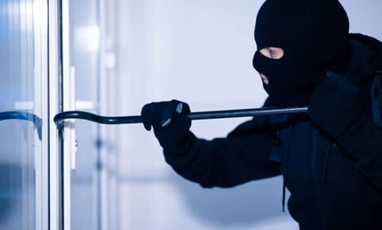 تلنگانہ: تین رئیل اسٹیٹ دفاتر کے ساتھ ساتھ ایک مکان میں چوری کی واردات