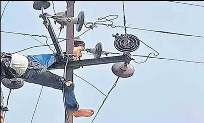 اےپی: بجلی کے جھٹکے سے ایک سینئر لائن مین ہلاک