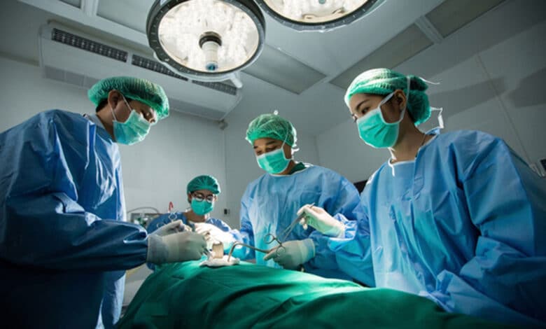 حیدرآباد کے گاندھی اسپتال میں کمیاب سرجری، 25 سال بعد خاتون کے پیٹ سے 25پیسے کا سکہ نکالاگیا